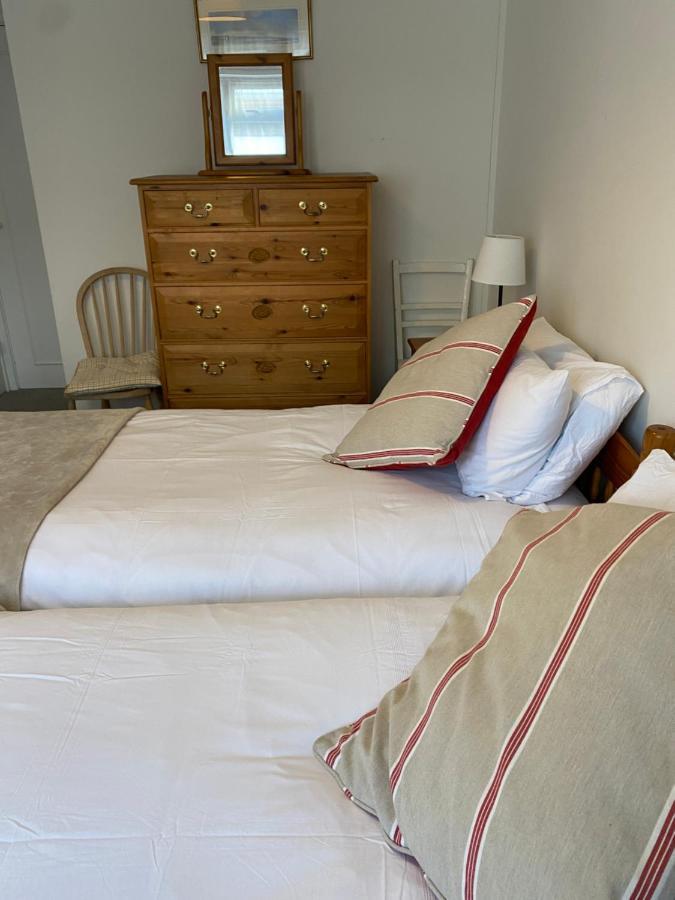 Trafalgar, Lovely Ground Floor Flat With Outside Patio Garden, Minutes Walk To Seafront Seaview Buitenkant foto