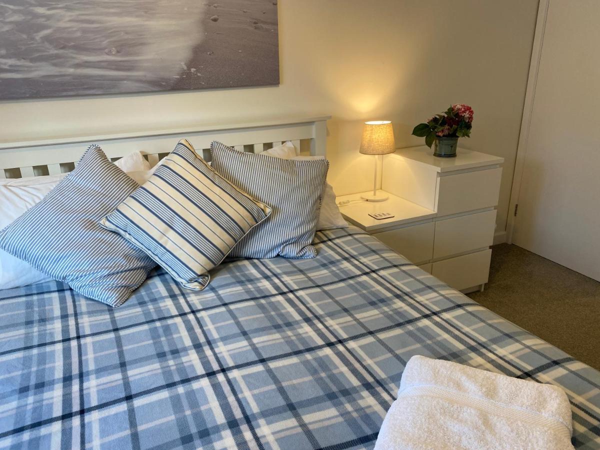 Trafalgar, Lovely Ground Floor Flat With Outside Patio Garden, Minutes Walk To Seafront Seaview Buitenkant foto