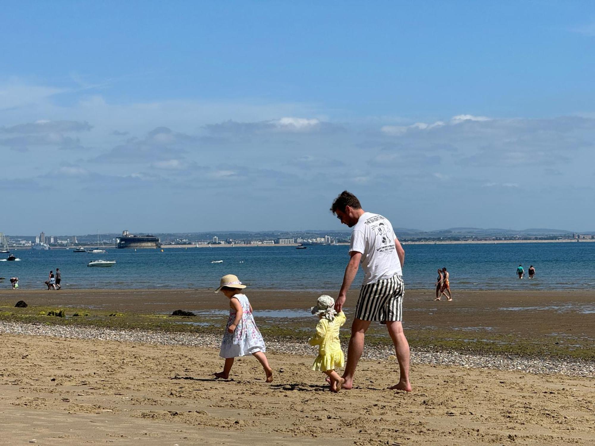 Trafalgar, Lovely Ground Floor Flat With Outside Patio Garden, Minutes Walk To Seafront Seaview Buitenkant foto